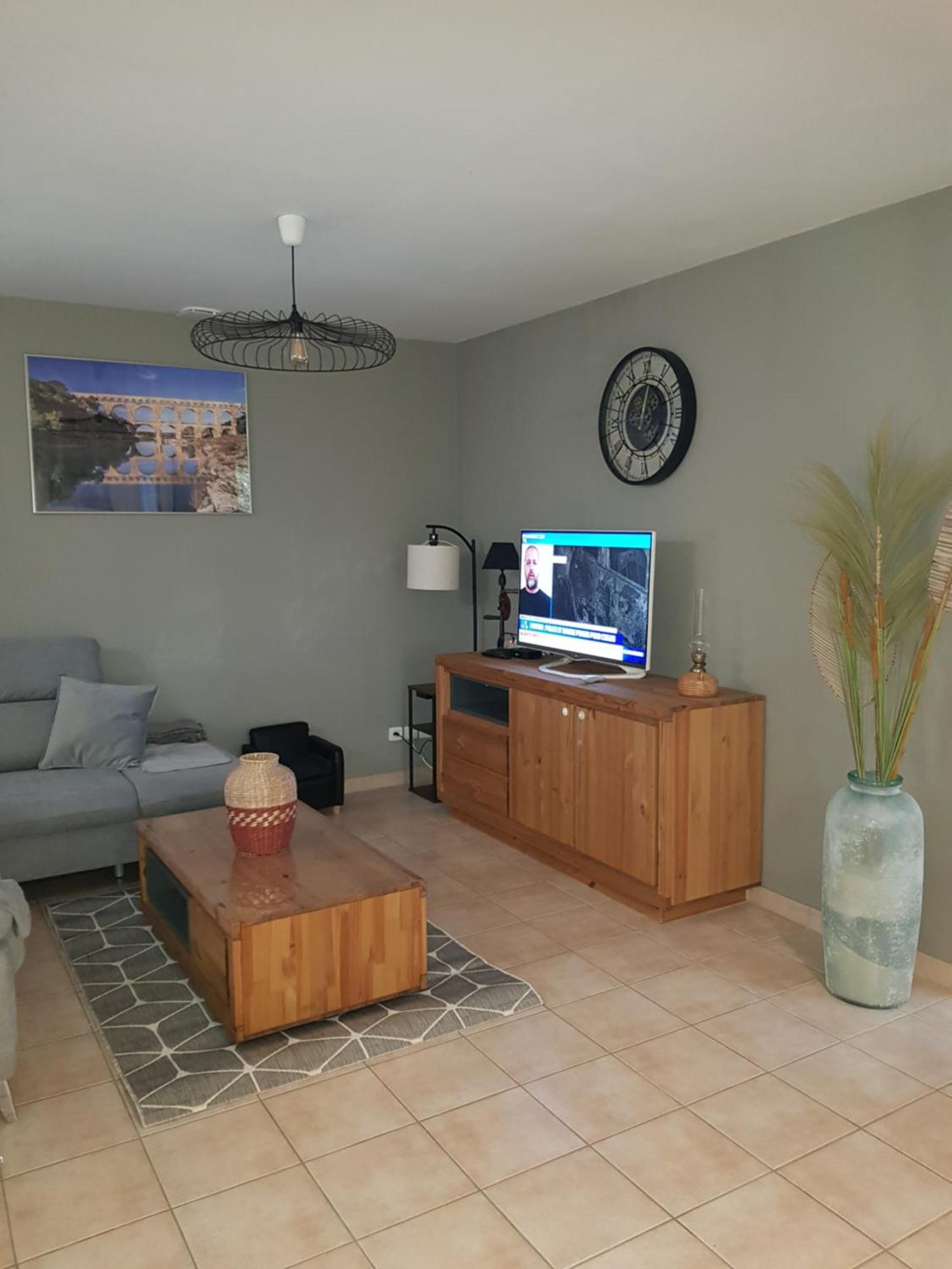 Maison Au Calme Castillon-du-Gard Ngoại thất bức ảnh